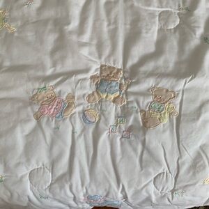 Embroidered Teddy Bear Quilt - White